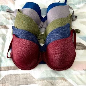 5 Victoria’s secret’s Demi bras. 34D